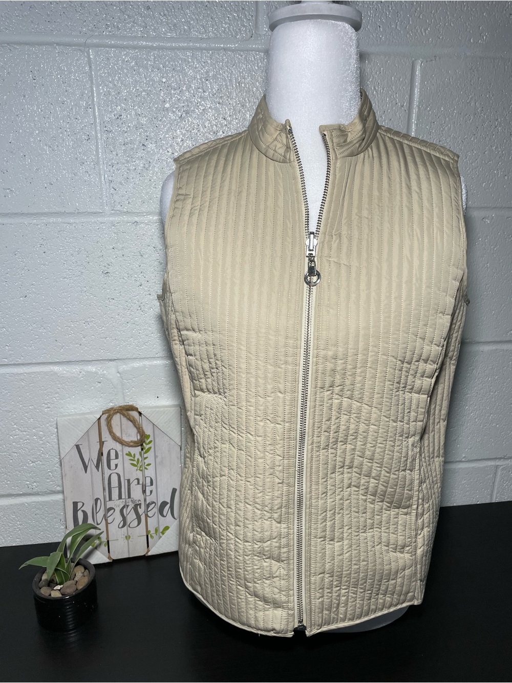 Lightweight Cream Quilted Zip-Front Vest